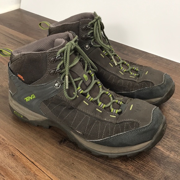 teva hiking boots